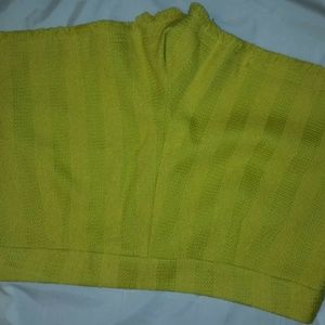 Trina Turk size 8 lime green shorts
